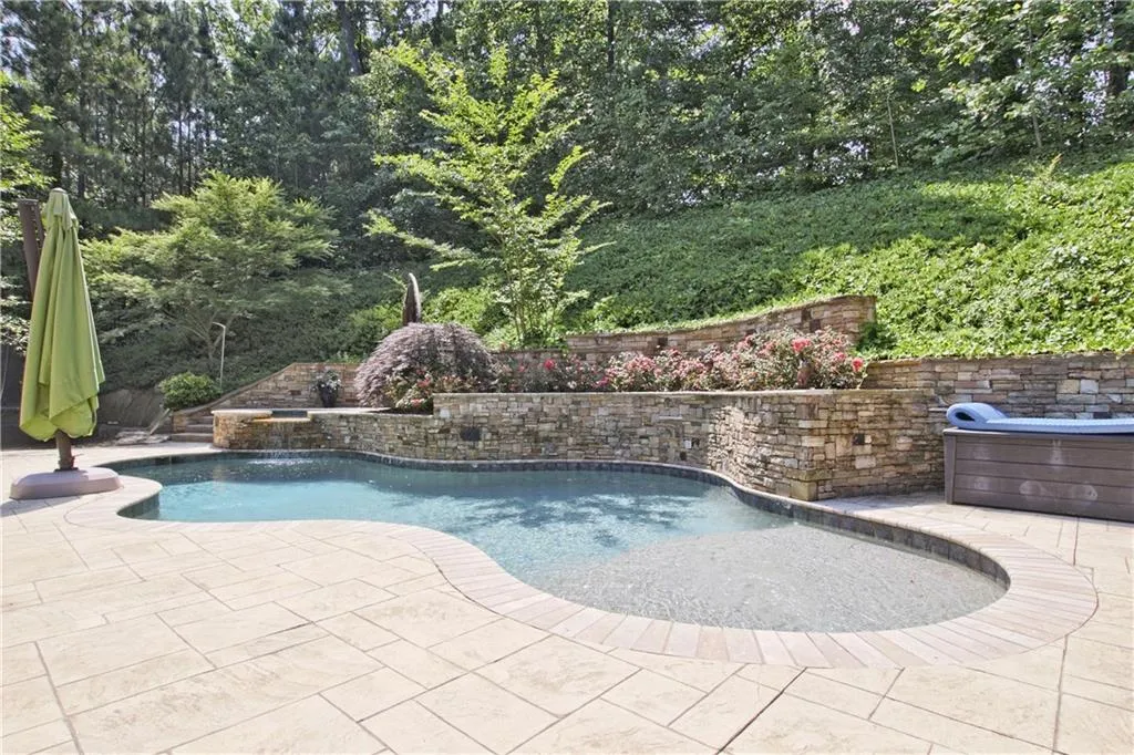 160 Trowbridge Road, Sandy Springs, Georgia 30350, 5 Bedrooms Bedrooms, ,5 BathroomsBathrooms,Residential,Sold,160 Trowbridge Road,6563677