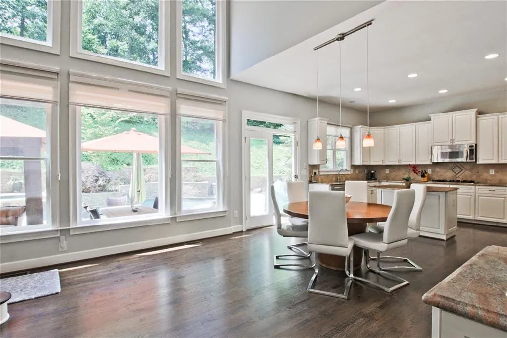 160 Trowbridge Road, Sandy Springs, Georgia 30350, 5 Bedrooms Bedrooms, ,5 BathroomsBathrooms,Residential,Sold,160 Trowbridge Road,6563677