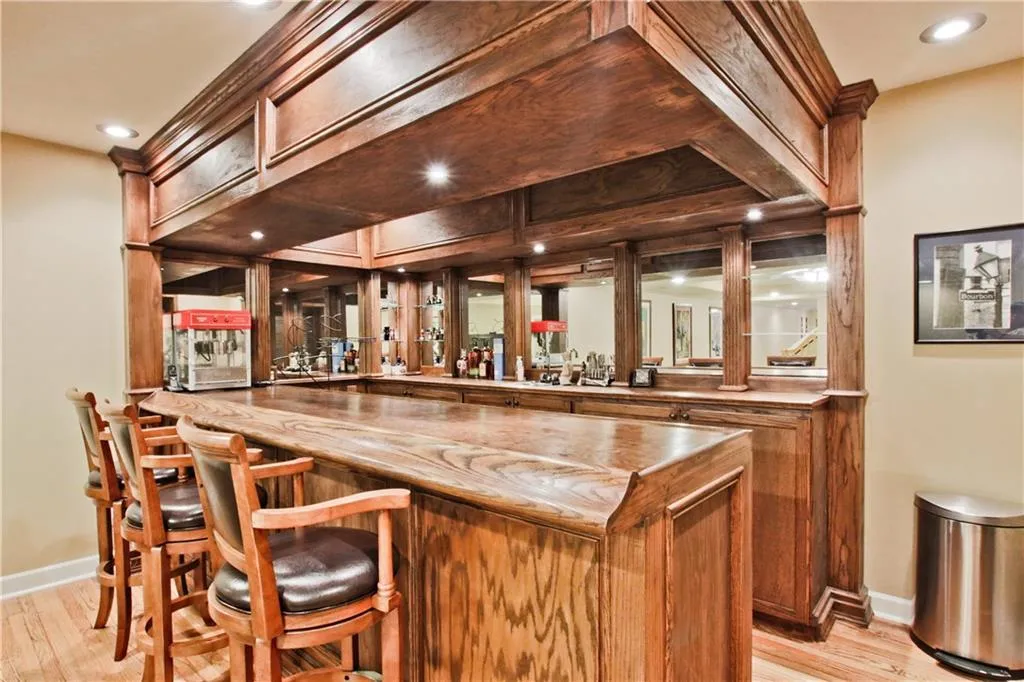160 Trowbridge Road, Sandy Springs, Georgia 30350, 5 Bedrooms Bedrooms, ,5 BathroomsBathrooms,Residential,Sold,160 Trowbridge Road,6563677