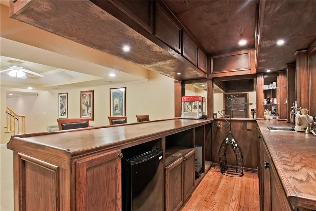 160 Trowbridge Road, Sandy Springs, Georgia 30350, 5 Bedrooms Bedrooms, ,5 BathroomsBathrooms,Residential,Sold,160 Trowbridge Road,6563677