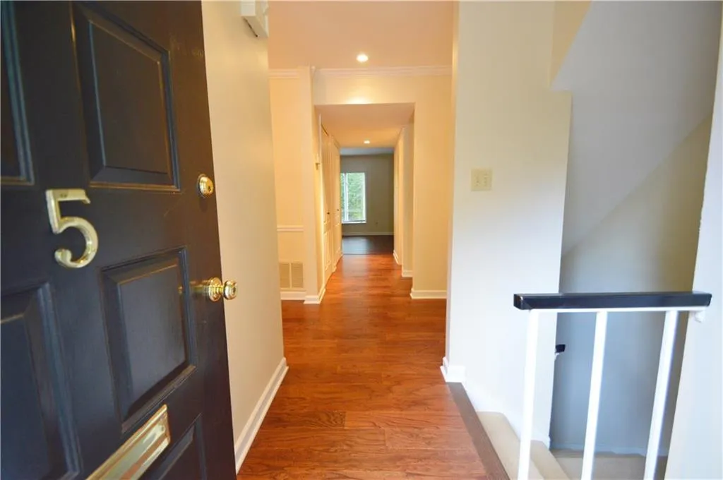 5 Ivy Trail Ne, Atlanta, Georgia 30342, 3 Bedrooms Bedrooms, ,3 BathroomsBathrooms,Residential,Sold,5 Ivy Trail Ne,5714051
