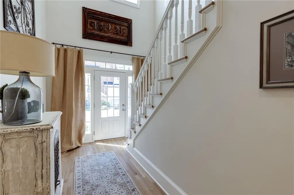 672 Royer Place, Sandy Springs, Georgia 30342, 4 Bedrooms Bedrooms, ,3 BathroomsBathrooms,Residential,Sold,672 Royer Place,6792905