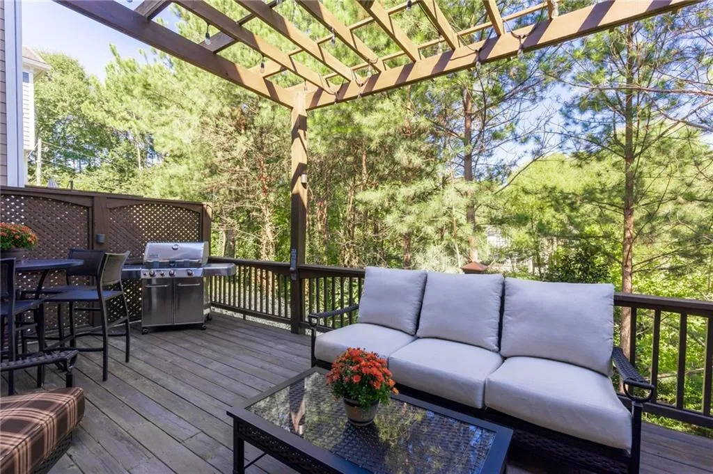 672 Royer Place, Sandy Springs, Georgia 30342, 4 Bedrooms Bedrooms, ,3 BathroomsBathrooms,Residential,Sold,672 Royer Place,6792905