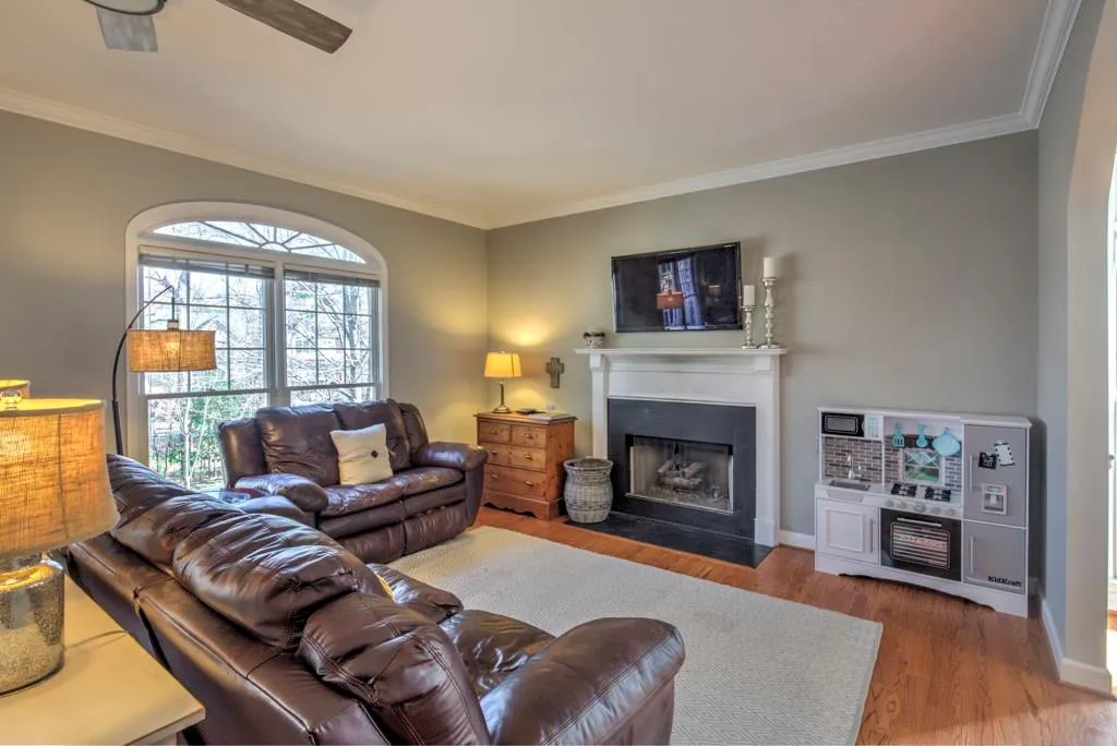 1335 Sylvan Circle Ne, Brookhaven, Georgia 30319, 4 Bedrooms Bedrooms, ,3 BathroomsBathrooms,Residential,Sold,1335 Sylvan Circle Ne,5812265