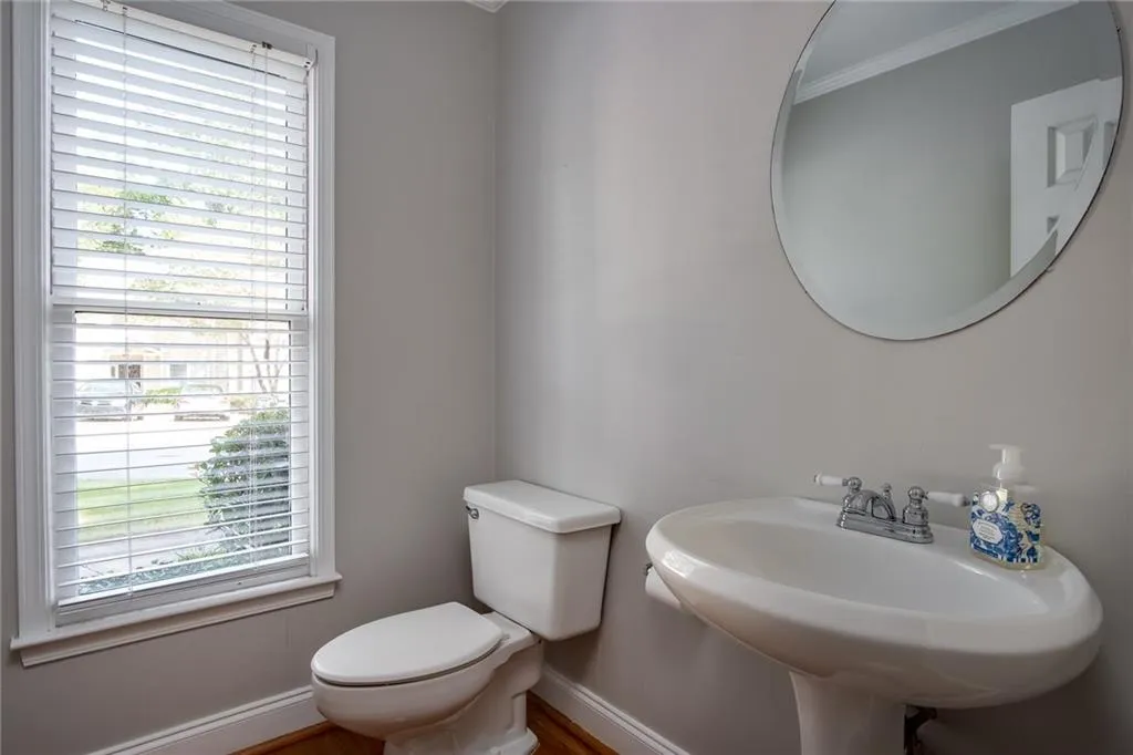 250 Peachtree Hollow Court, Sandy Springs, Georgia 30328, 2 Bedrooms Bedrooms, ,2 BathroomsBathrooms,Residential,Sold,250 Peachtree Hollow Court,6780313