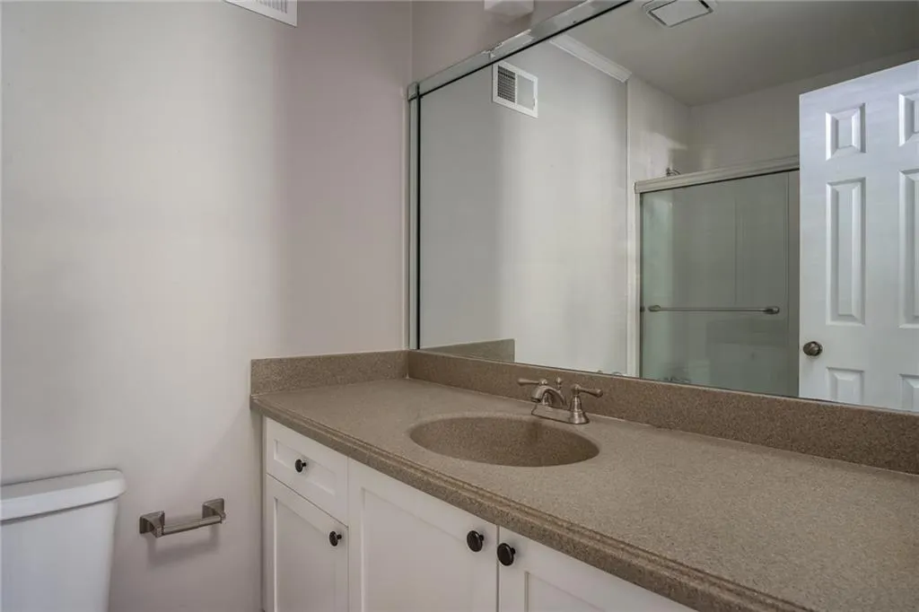250 Peachtree Hollow Court, Sandy Springs, Georgia 30328, 2 Bedrooms Bedrooms, ,2 BathroomsBathrooms,Residential,Sold,250 Peachtree Hollow Court,6780313