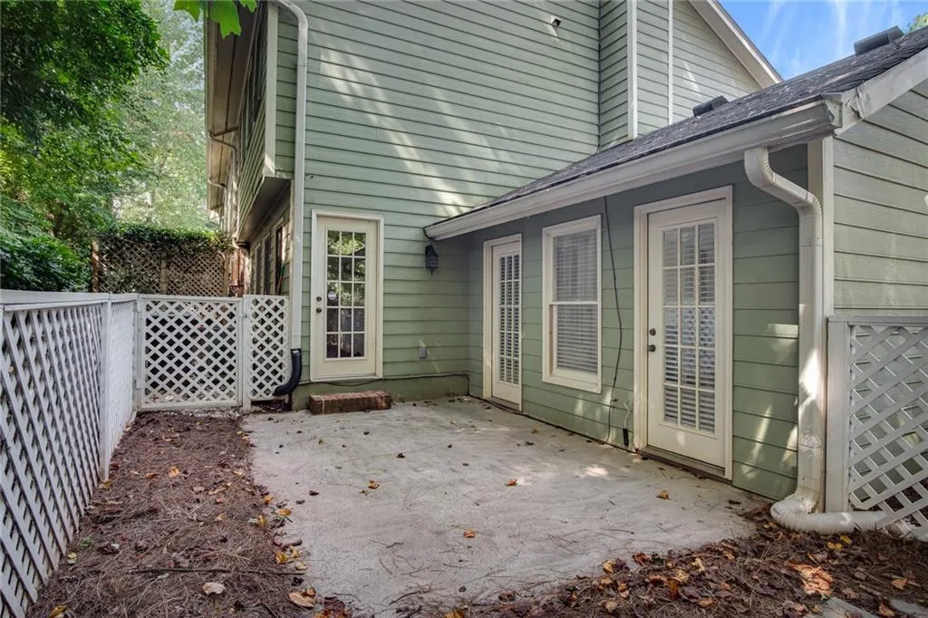 250 Peachtree Hollow Court, Sandy Springs, Georgia 30328, 2 Bedrooms Bedrooms, ,2 BathroomsBathrooms,Residential,Sold,250 Peachtree Hollow Court,6780313