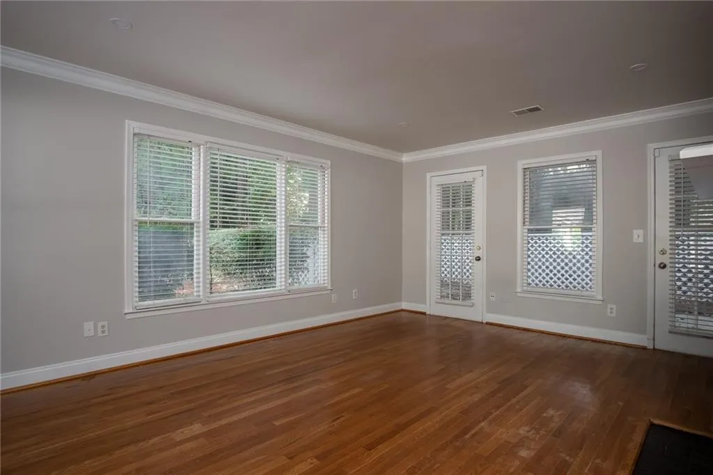 250 Peachtree Hollow Court, Sandy Springs, Georgia 30328, 2 Bedrooms Bedrooms, ,2 BathroomsBathrooms,Residential,Sold,250 Peachtree Hollow Court,6780313