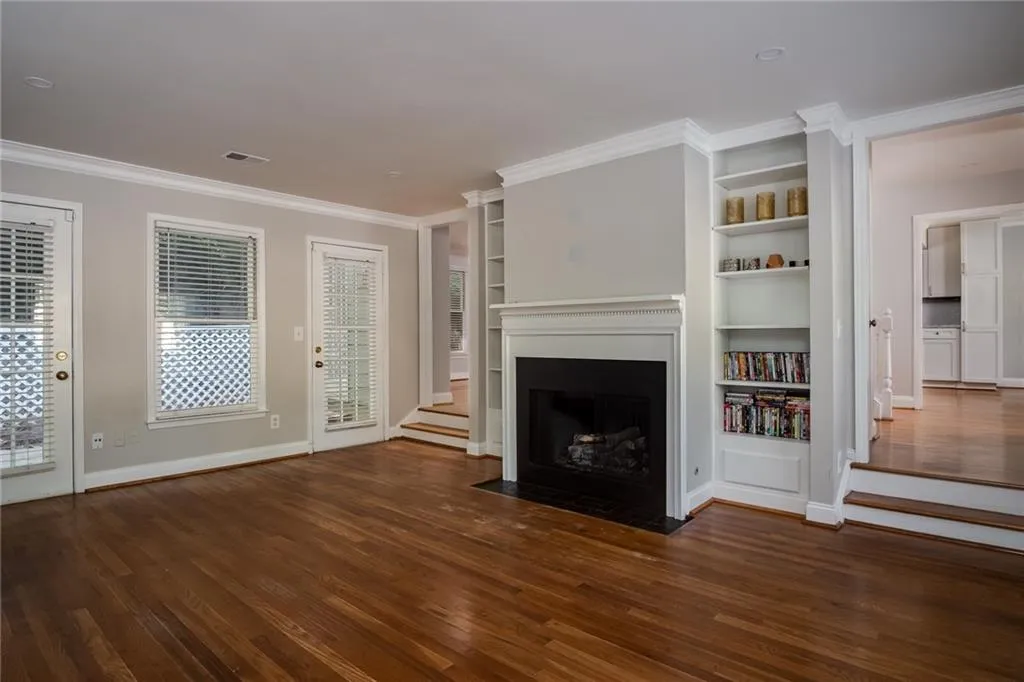250 Peachtree Hollow Court, Sandy Springs, Georgia 30328, 2 Bedrooms Bedrooms, ,2 BathroomsBathrooms,Residential,Sold,250 Peachtree Hollow Court,6780313