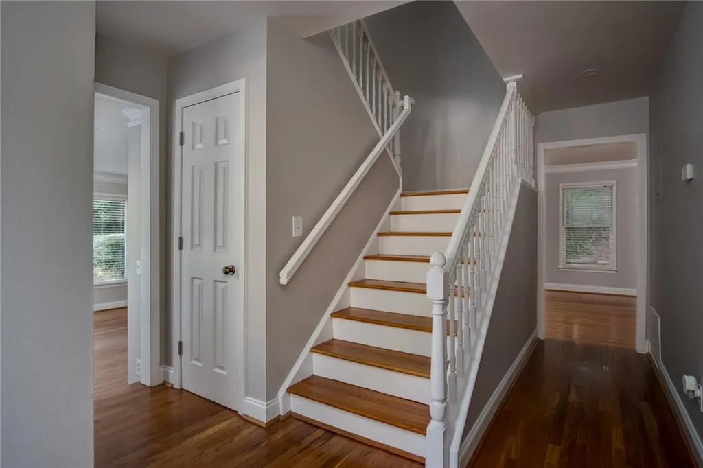 250 Peachtree Hollow Court, Sandy Springs, Georgia 30328, 2 Bedrooms Bedrooms, ,2 BathroomsBathrooms,Residential,Sold,250 Peachtree Hollow Court,6780313