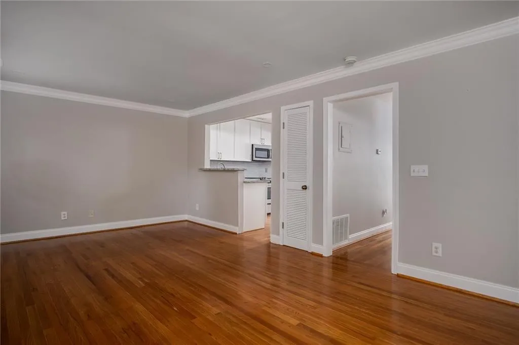 250 Peachtree Hollow Court, Sandy Springs, Georgia 30328, 2 Bedrooms Bedrooms, ,2 BathroomsBathrooms,Residential,Sold,250 Peachtree Hollow Court,6780313