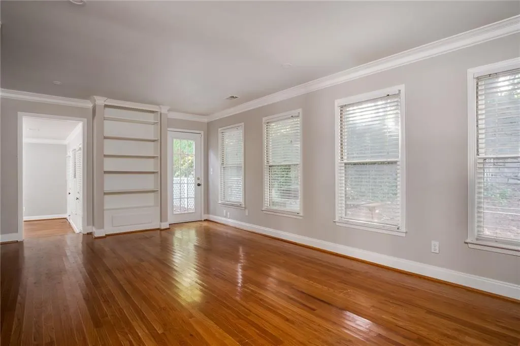 250 Peachtree Hollow Court, Sandy Springs, Georgia 30328, 2 Bedrooms Bedrooms, ,2 BathroomsBathrooms,Residential,Sold,250 Peachtree Hollow Court,6780313