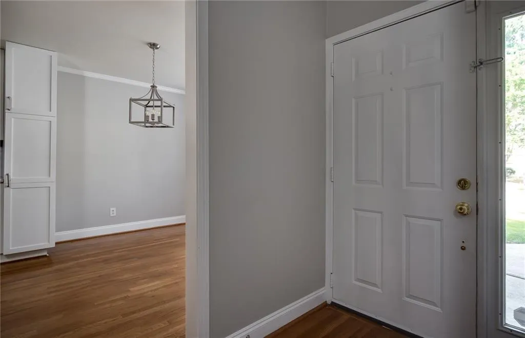 250 Peachtree Hollow Court, Sandy Springs, Georgia 30328, 2 Bedrooms Bedrooms, ,2 BathroomsBathrooms,Residential,Sold,250 Peachtree Hollow Court,6780313