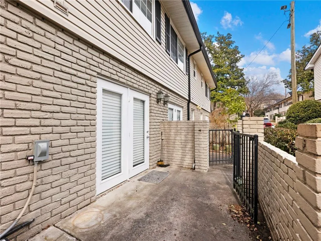 6940 Roswell Road Unit C6, Atlanta, Georgia 30328, 2 Bedrooms Bedrooms, ,1 BathroomBathrooms,Residential,For Sale,6940 Roswell Road Unit C6,7715542