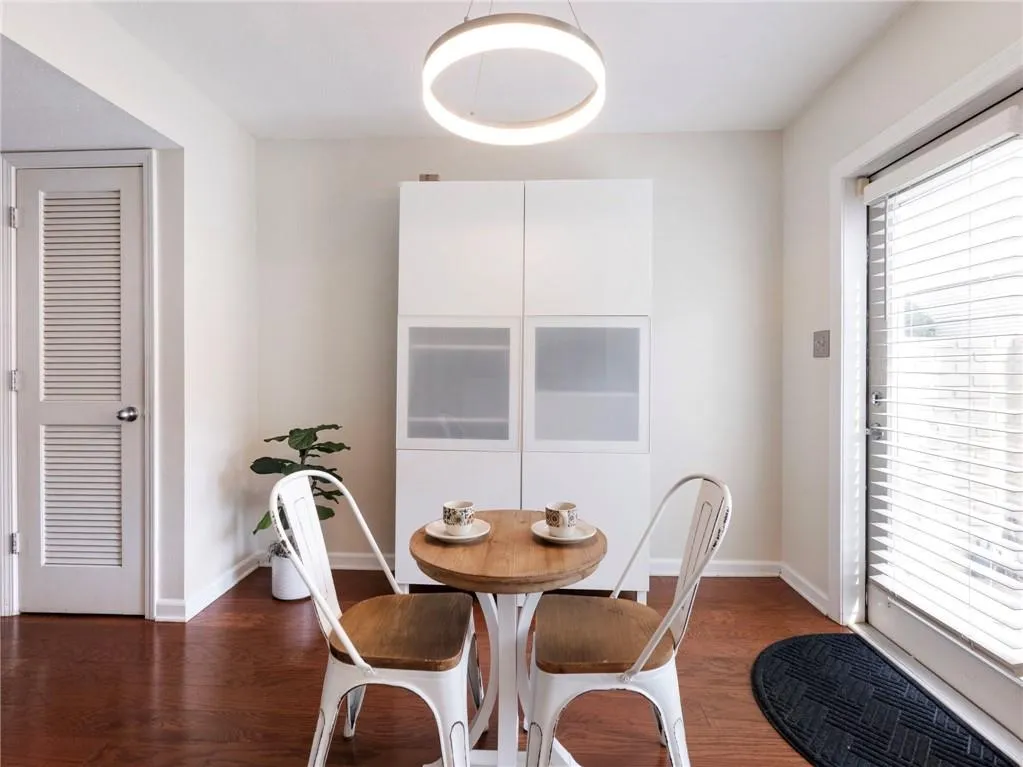 6940 Roswell Road Unit C6, Atlanta, Georgia 30328, 2 Bedrooms Bedrooms, ,1 BathroomBathrooms,Residential,For Sale,6940 Roswell Road Unit C6,7715542