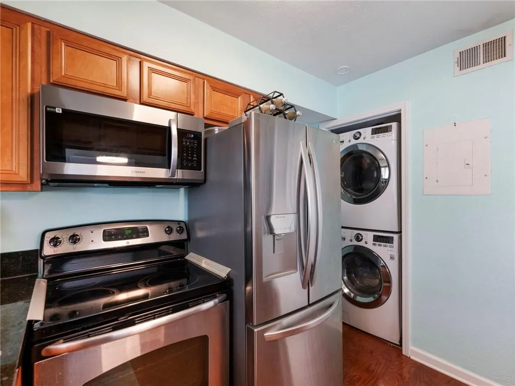 6940 Roswell Road Unit C6, Atlanta, Georgia 30328, 2 Bedrooms Bedrooms, ,1 BathroomBathrooms,Residential,For Sale,6940 Roswell Road Unit C6,7715542