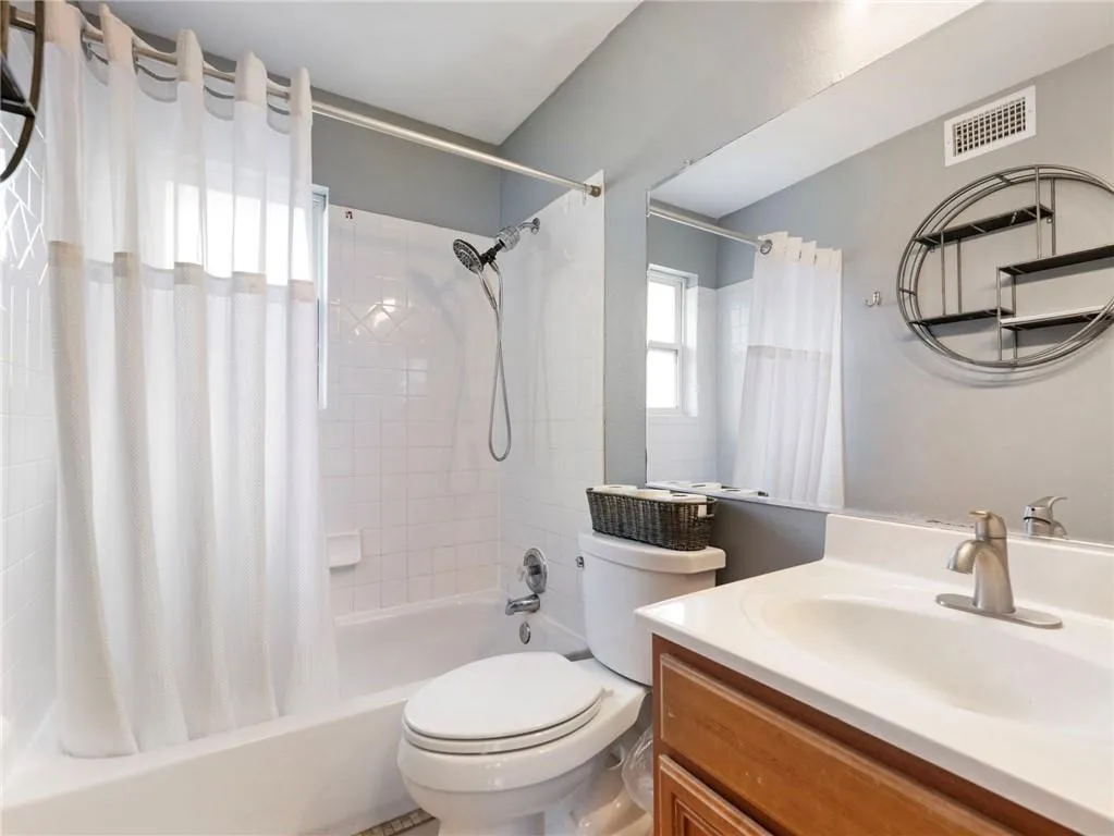 6940 Roswell Road Unit C6, Atlanta, Georgia 30328, 2 Bedrooms Bedrooms, ,1 BathroomBathrooms,Residential,For Sale,6940 Roswell Road Unit C6,7715542