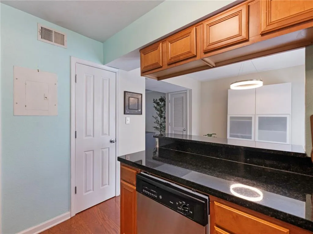 6940 Roswell Road Unit C6, Atlanta, Georgia 30328, 2 Bedrooms Bedrooms, ,1 BathroomBathrooms,Residential,For Sale,6940 Roswell Road Unit C6,7715542
