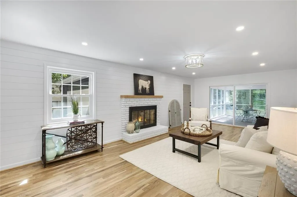 625 Glenforest Road, Sandy Springs, Georgia 30328, 4 Bedrooms Bedrooms, ,3 BathroomsBathrooms,Residential,Sold,625 Glenforest Road,7085078