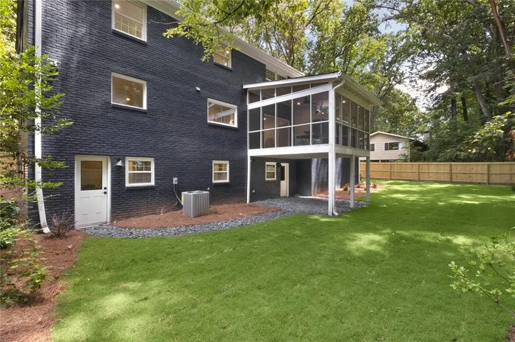 625 Glenforest Road, Sandy Springs, Georgia 30328, 4 Bedrooms Bedrooms, ,3 BathroomsBathrooms,Residential,Sold,625 Glenforest Road,7085078