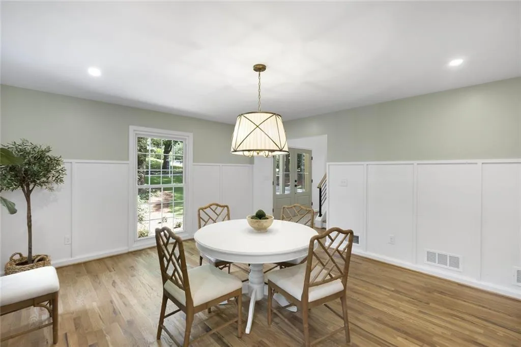 625 Glenforest Road, Sandy Springs, Georgia 30328, 4 Bedrooms Bedrooms, ,3 BathroomsBathrooms,Residential,Sold,625 Glenforest Road,7085078