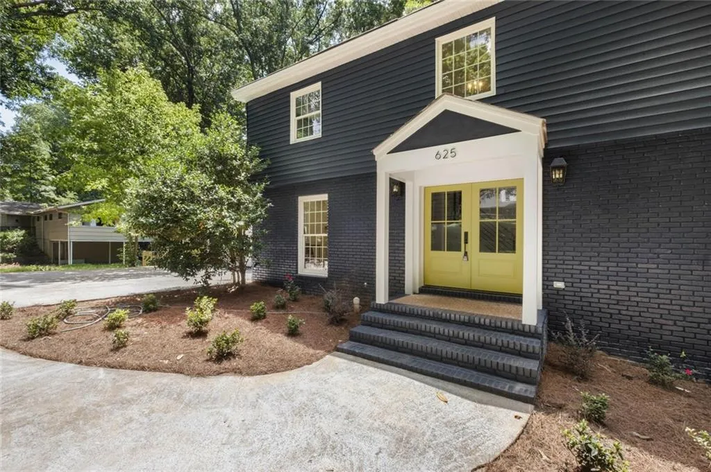 625 Glenforest Road, Sandy Springs, Georgia 30328, 4 Bedrooms Bedrooms, ,3 BathroomsBathrooms,Residential,Sold,625 Glenforest Road,7085078