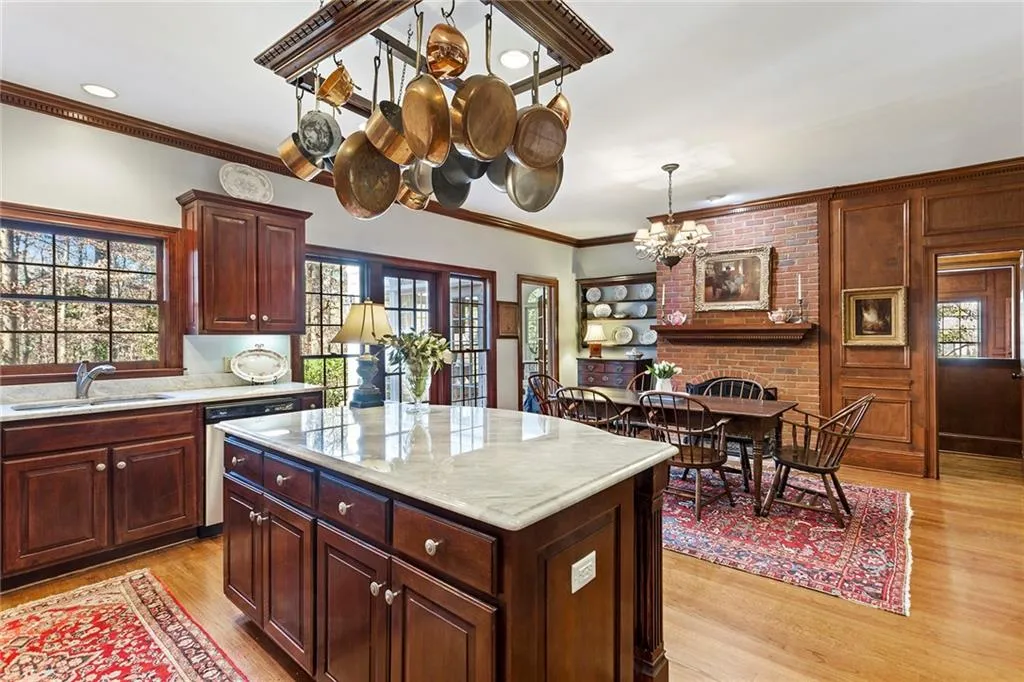 5000 Rebel Trail, Atlanta, Georgia 30327, 5 Bedrooms Bedrooms, ,5 BathroomsBathrooms,Residential,Sold,5000 Rebel Trail,6997617