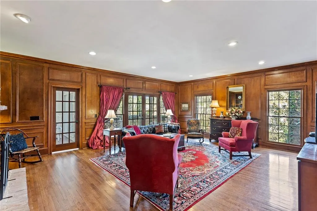 5000 Rebel Trail, Atlanta, Georgia 30327, 5 Bedrooms Bedrooms, ,5 BathroomsBathrooms,Residential,Sold,5000 Rebel Trail,6997617