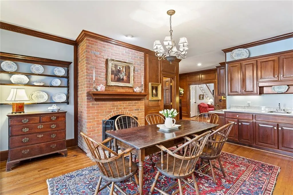 5000 Rebel Trail, Atlanta, Georgia 30327, 5 Bedrooms Bedrooms, ,5 BathroomsBathrooms,Residential,Sold,5000 Rebel Trail,6997617