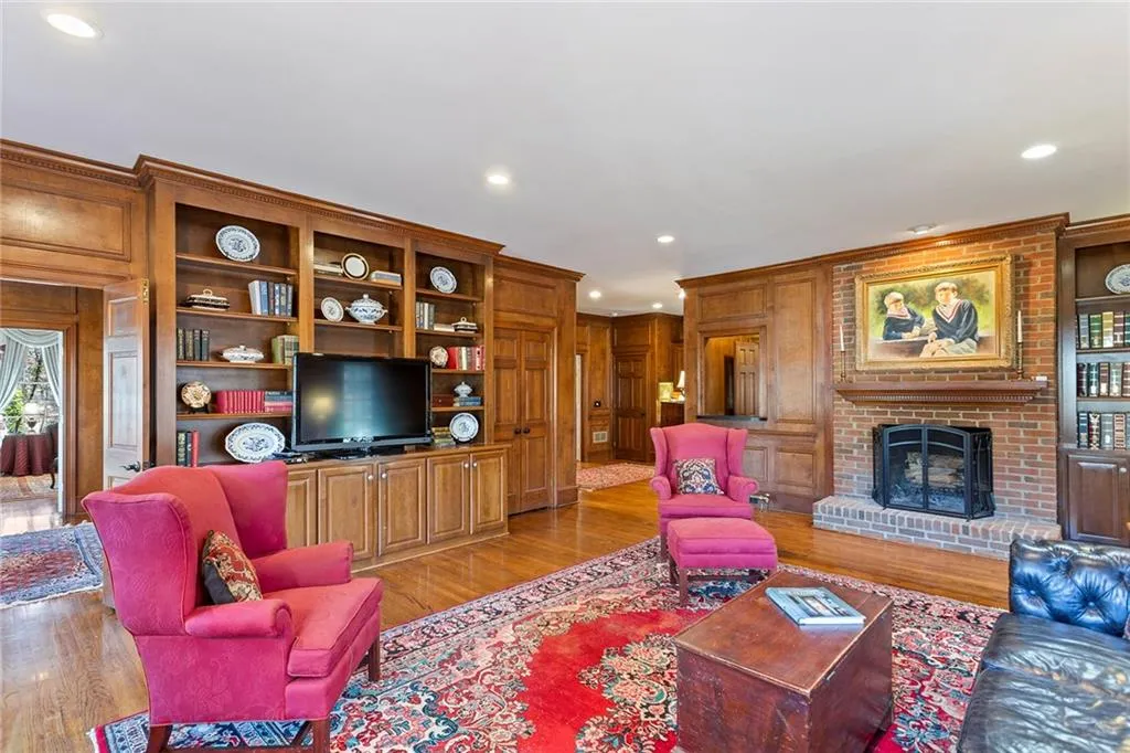 5000 Rebel Trail, Atlanta, Georgia 30327, 5 Bedrooms Bedrooms, ,5 BathroomsBathrooms,Residential,Sold,5000 Rebel Trail,6997617