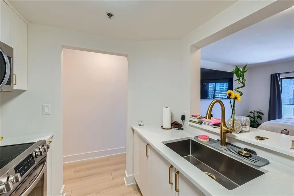1280 W Peachtree Street Nw Unit 2601, Atlanta, Georgia 30309, 1 Bedroom Bedrooms, ,1 BathroomBathrooms,Residential,For Sale,1280 W Peachtree Street Nw Unit 2601,7544253