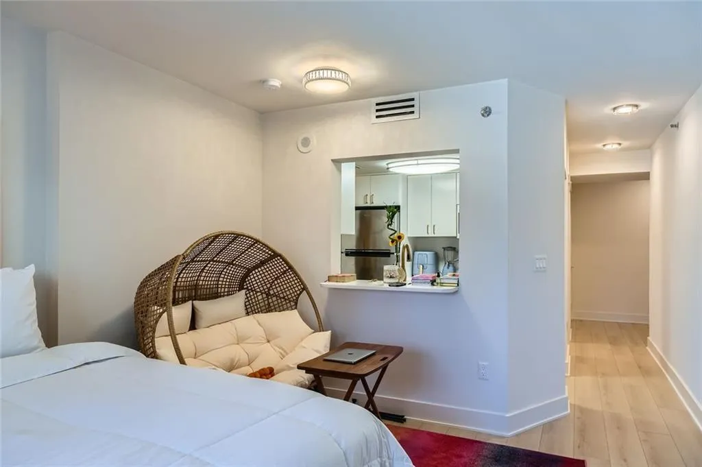 1280 W Peachtree Street Nw Unit 2601, Atlanta, Georgia 30309, 1 Bedroom Bedrooms, ,1 BathroomBathrooms,Residential,For Sale,1280 W Peachtree Street Nw Unit 2601,7544253