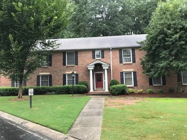 6700 Roswell Road Ne Unit 2d, Sandy Springs, Georgia 30328, 3 Bedrooms Bedrooms, ,2 BathroomsBathrooms,Residential,Sold,6700 Roswell Road Ne Unit 2d,5901160