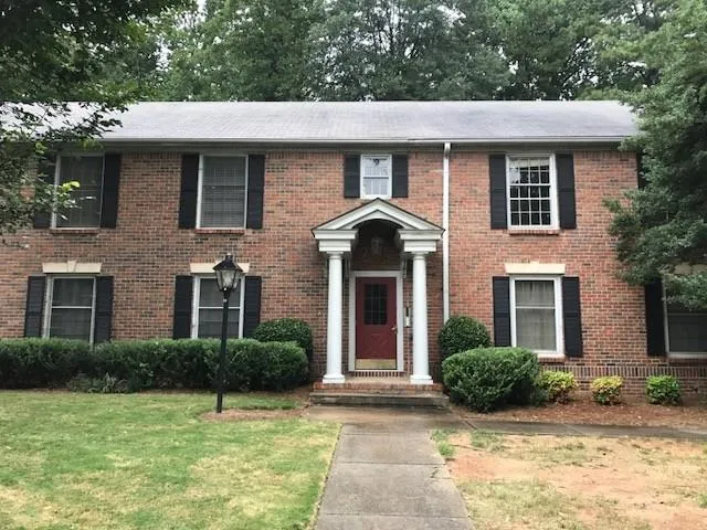 6700 Roswell Road Ne Unit 2d, Sandy Springs, Georgia 30328, 3 Bedrooms Bedrooms, ,2 BathroomsBathrooms,Residential,Sold,6700 Roswell Road Ne Unit 2d,5901160
