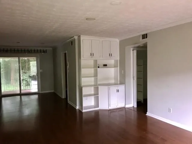 6700 Roswell Road Ne Unit 2d, Sandy Springs, Georgia 30328, 3 Bedrooms Bedrooms, ,2 BathroomsBathrooms,Residential,Sold,6700 Roswell Road Ne Unit 2d,5901160