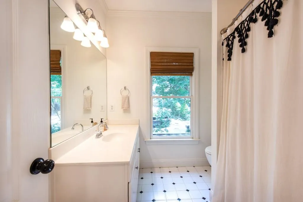 1064 Davis Circle Nw, Atlanta, Georgia 30318, 4 Bedrooms Bedrooms, 0 ,3 BathroomsBathrooms,Residential,For Sale,1064 Davis Circle Nw,7749223
