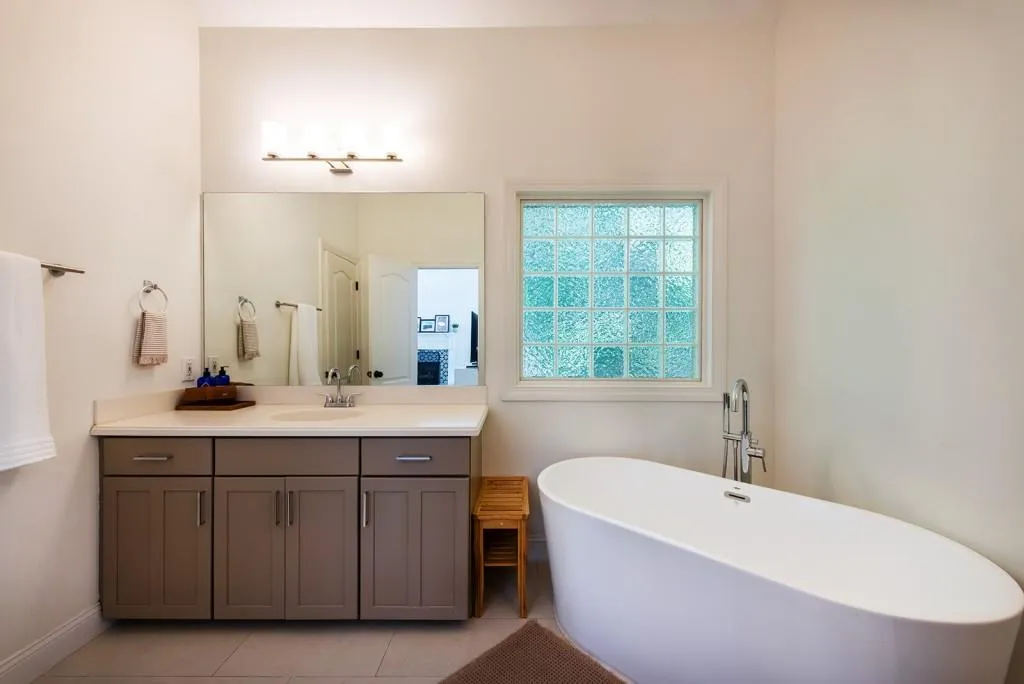 1064 Davis Circle Nw, Atlanta, Georgia 30318, 4 Bedrooms Bedrooms, 0 ,3 BathroomsBathrooms,Residential,For Sale,1064 Davis Circle Nw,7749223