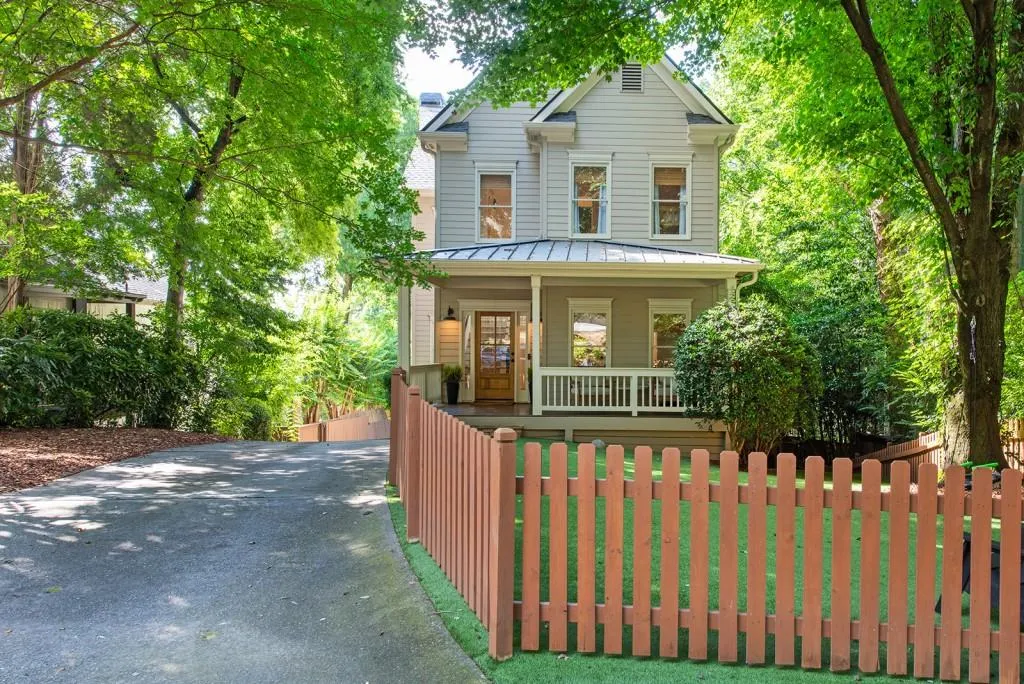 1064 Davis Circle Nw, Atlanta, Georgia 30318, 4 Bedrooms Bedrooms, 0 ,3 BathroomsBathrooms,Residential,For Sale,1064 Davis Circle Nw,7749223