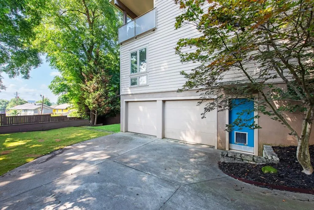 1064 Davis Circle Nw, Atlanta, Georgia 30318, 4 Bedrooms Bedrooms, 0 ,3 BathroomsBathrooms,Residential,For Sale,1064 Davis Circle Nw,7749223
