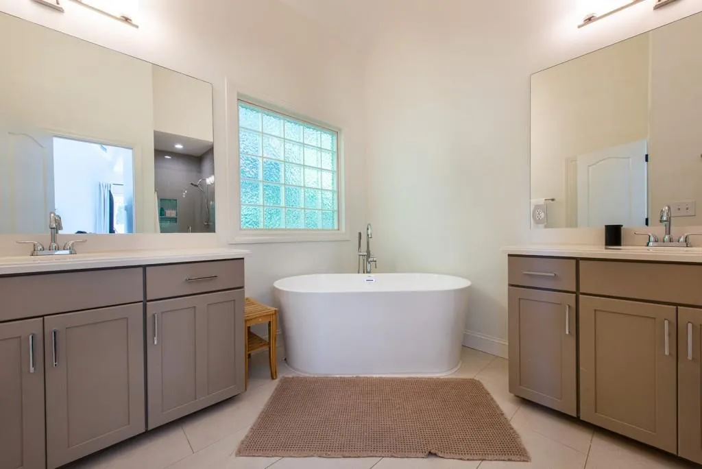 1064 Davis Circle Nw, Atlanta, Georgia 30318, 4 Bedrooms Bedrooms, 0 ,3 BathroomsBathrooms,Residential,For Sale,1064 Davis Circle Nw,7749223
