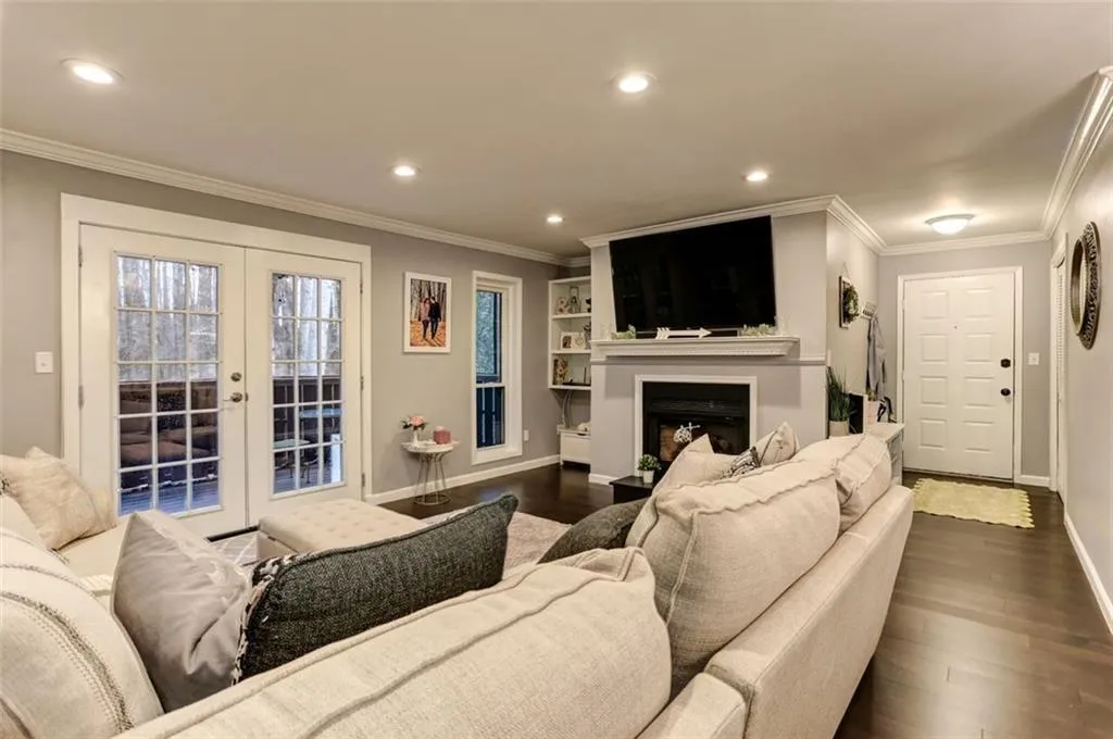 1208 Woodcliff Drive, Atlanta, Georgia 30350, 2 Bedrooms Bedrooms, ,2 BathroomsBathrooms,Residential,Sold,1208 Woodcliff Drive,6834568