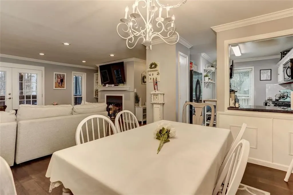 1208 Woodcliff Drive, Atlanta, Georgia 30350, 2 Bedrooms Bedrooms, ,2 BathroomsBathrooms,Residential,Sold,1208 Woodcliff Drive,6834568