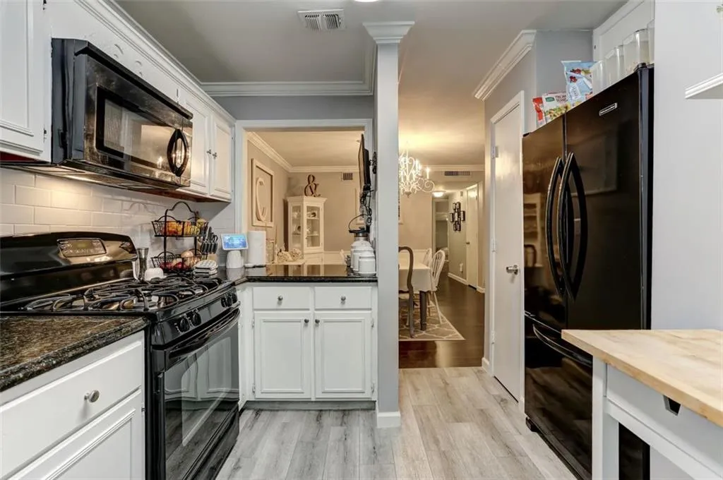 1208 Woodcliff Drive, Atlanta, Georgia 30350, 2 Bedrooms Bedrooms, ,2 BathroomsBathrooms,Residential,Sold,1208 Woodcliff Drive,6834568