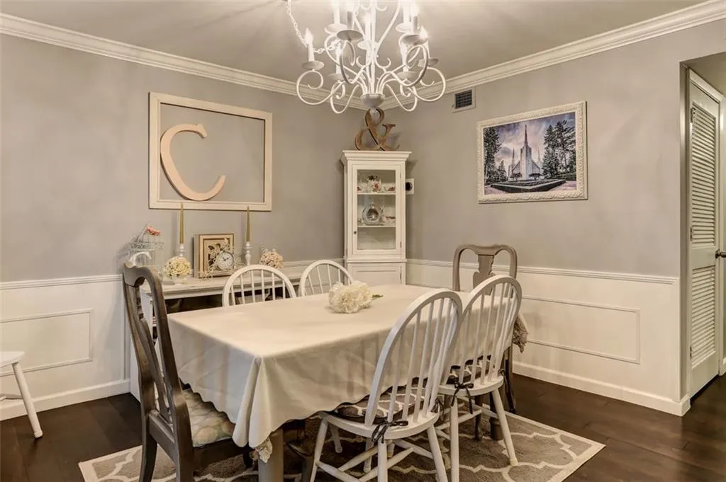 1208 Woodcliff Drive, Atlanta, Georgia 30350, 2 Bedrooms Bedrooms, ,2 BathroomsBathrooms,Residential,Sold,1208 Woodcliff Drive,6834568