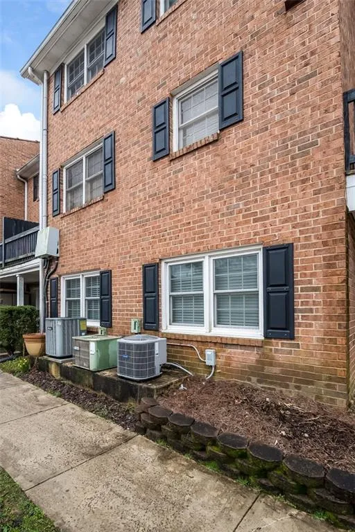6520 Roswell Road Unit 93, Atlanta, Georgia 30328, 3 Bedrooms Bedrooms, ,2 BathroomsBathrooms,Residential,Sold,6520 Roswell Road Unit 93,6507566