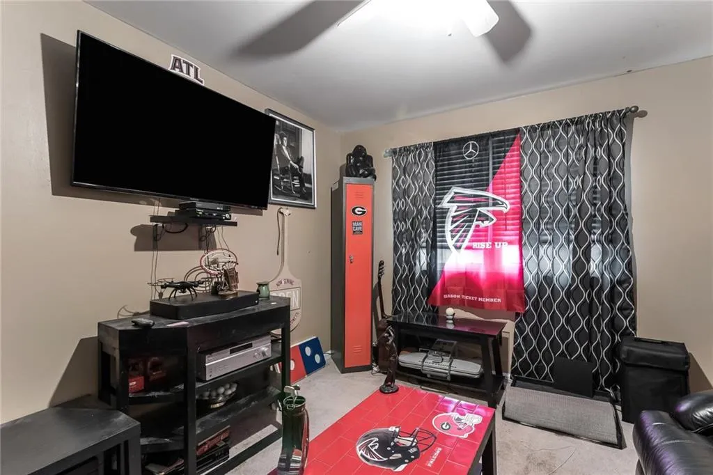 6520 Roswell Road Unit 93, Atlanta, Georgia 30328, 3 Bedrooms Bedrooms, ,2 BathroomsBathrooms,Residential,Sold,6520 Roswell Road Unit 93,6507566