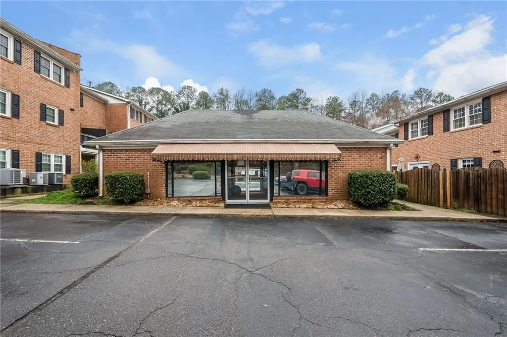 6520 Roswell Road Unit 93, Atlanta, Georgia 30328, 3 Bedrooms Bedrooms, ,2 BathroomsBathrooms,Residential,Sold,6520 Roswell Road Unit 93,6507566