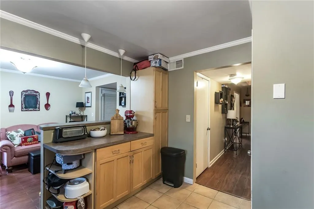 6520 Roswell Road Unit 93, Atlanta, Georgia 30328, 3 Bedrooms Bedrooms, ,2 BathroomsBathrooms,Residential,Sold,6520 Roswell Road Unit 93,6507566