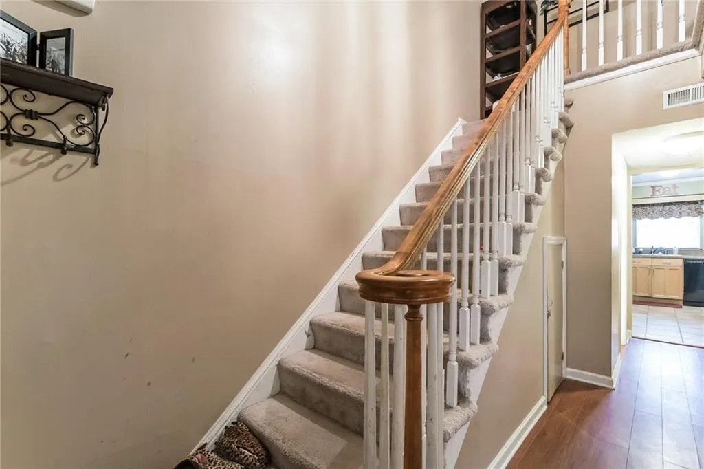 6520 Roswell Road Unit 93, Atlanta, Georgia 30328, 3 Bedrooms Bedrooms, ,2 BathroomsBathrooms,Residential,Sold,6520 Roswell Road Unit 93,6507566