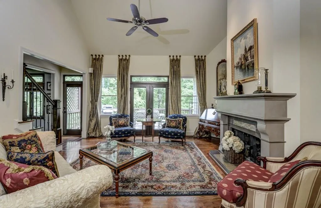 190 Stewart Drive, Atlanta, Georgia 30342, 5 Bedrooms Bedrooms, ,4 BathroomsBathrooms,Residential,Sold,190 Stewart Drive,5839761